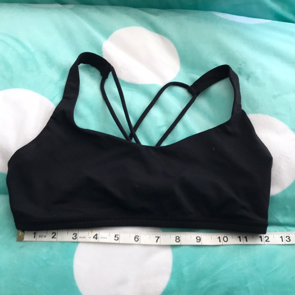 Lululemon sports bra size 4